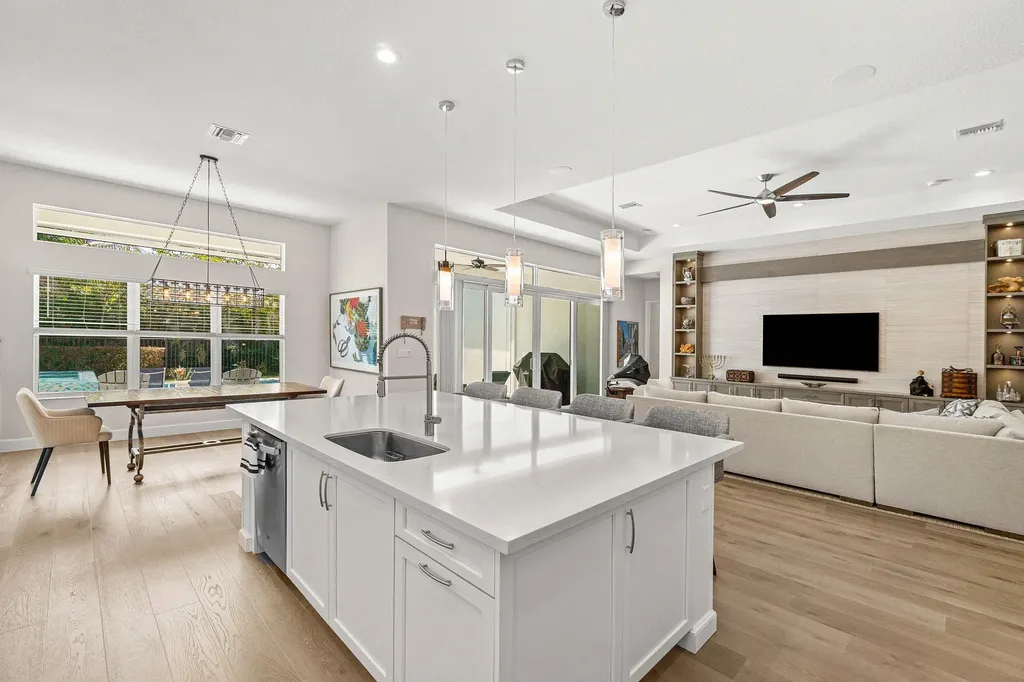 9918 Pecorino Isle Boynton Beach FL 33473