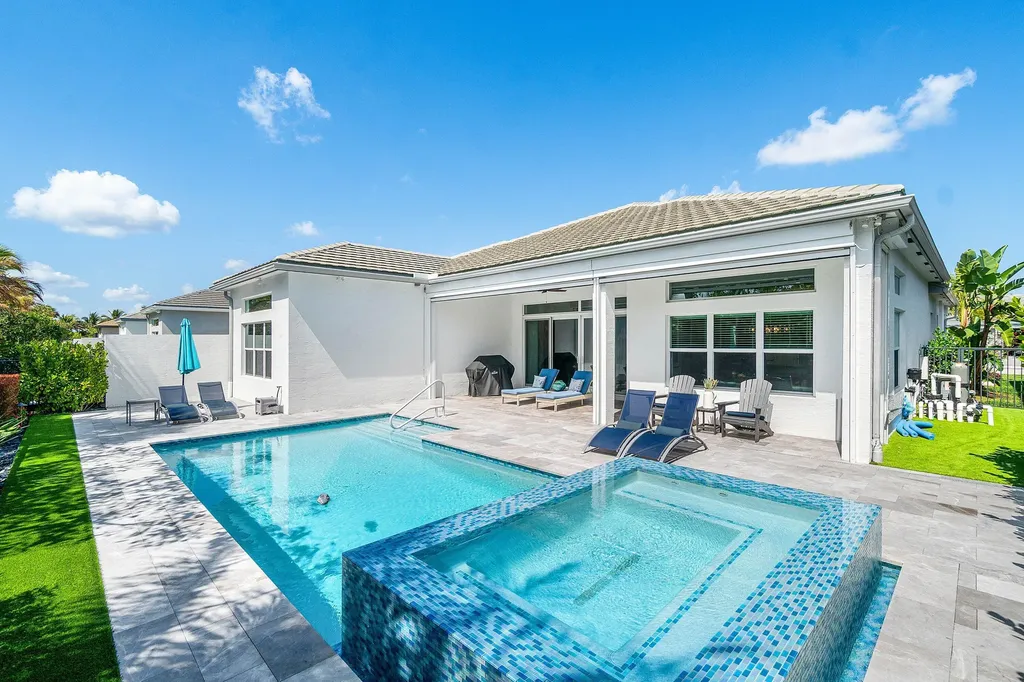 9918 Pecorino Isle Boynton Beach FL 33473