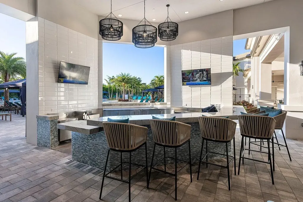 9918 Pecorino Isle Boynton Beach FL 33473