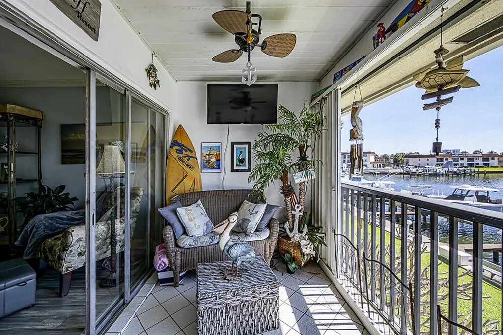 714 Northlake Court North Palm Beach FL 33408