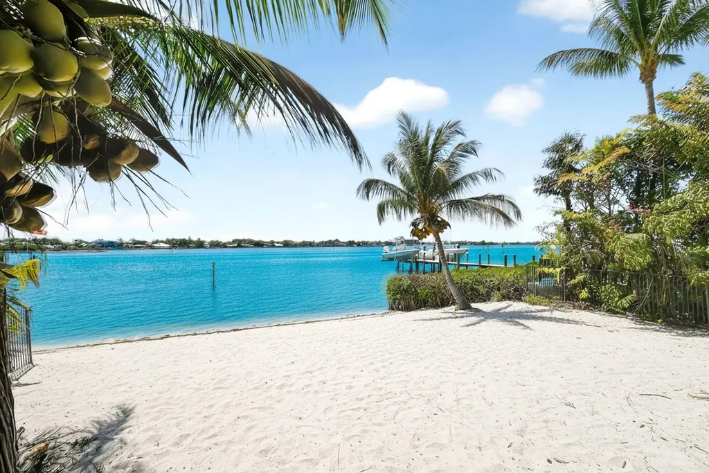 114 W Riverside Drive Jupiter FL 33469