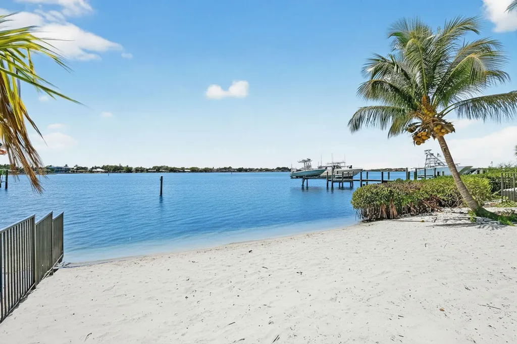 114 W Riverside Drive Jupiter FL 33469