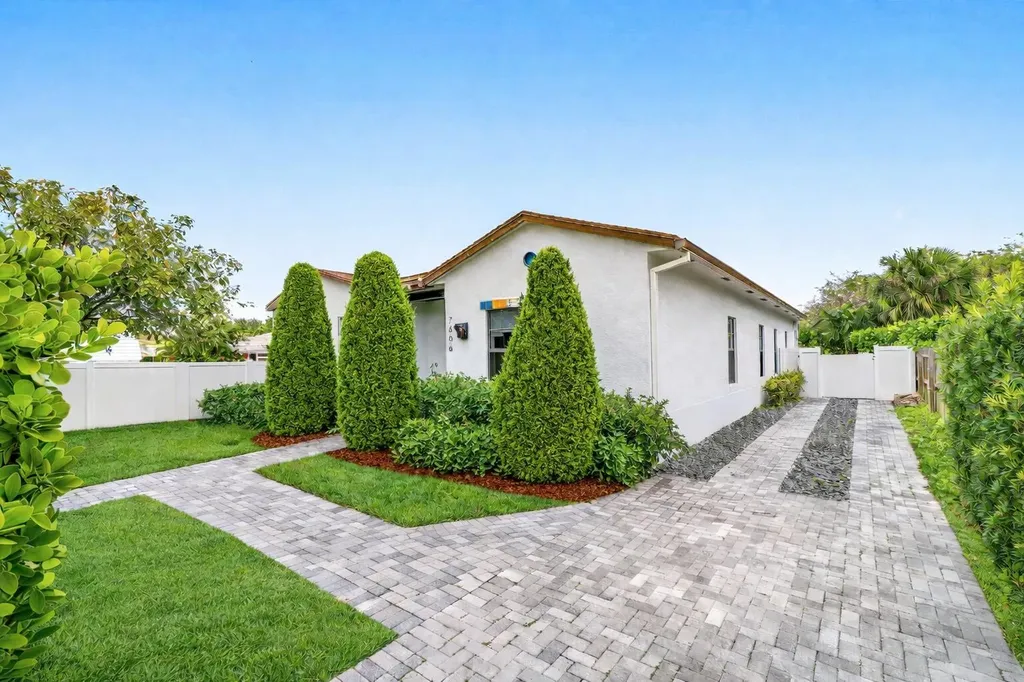7606 S Olive Avenue West Palm Beach FL 33405
