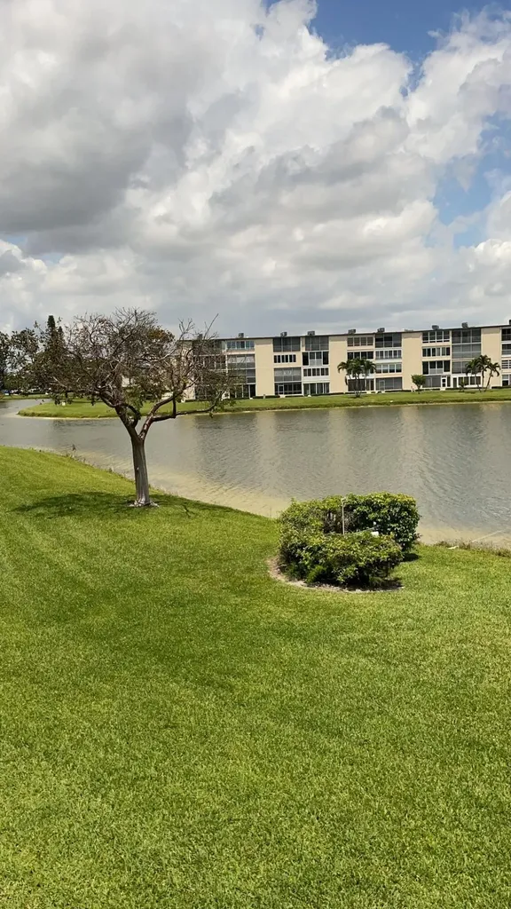 2052 Cornwall C Boca Raton FL 33434