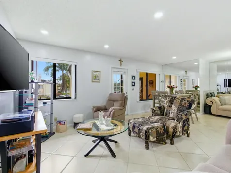 331 Knotty Pine Circle Greenacres FL 33463