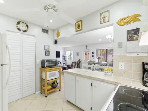 331 Knotty Pine Circle Greenacres FL 33463