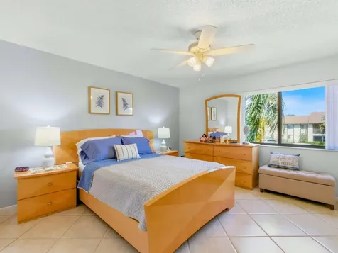 331 Knotty Pine Circle Greenacres FL 33463