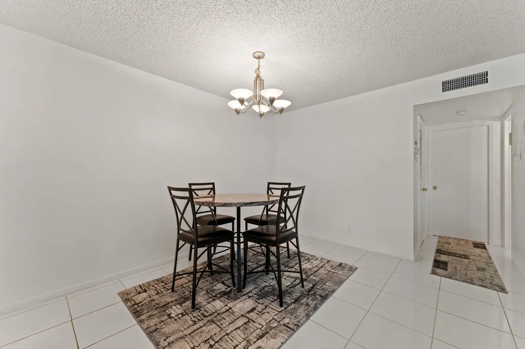 201 Country Lane Boynton Beach FL 33435