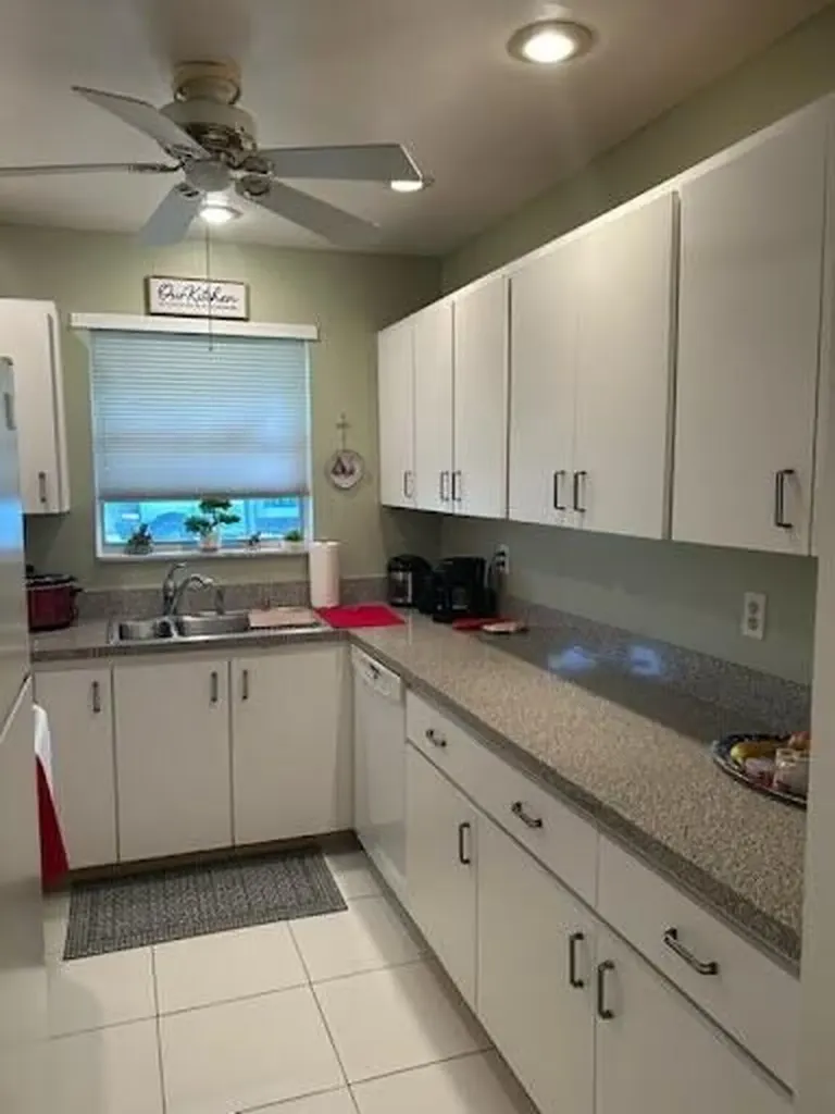 201 Country Lane Boynton Beach FL 33435