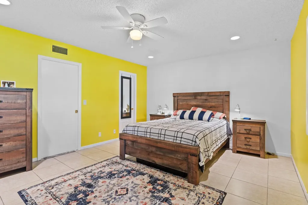 201 Country Lane Boynton Beach FL 33435