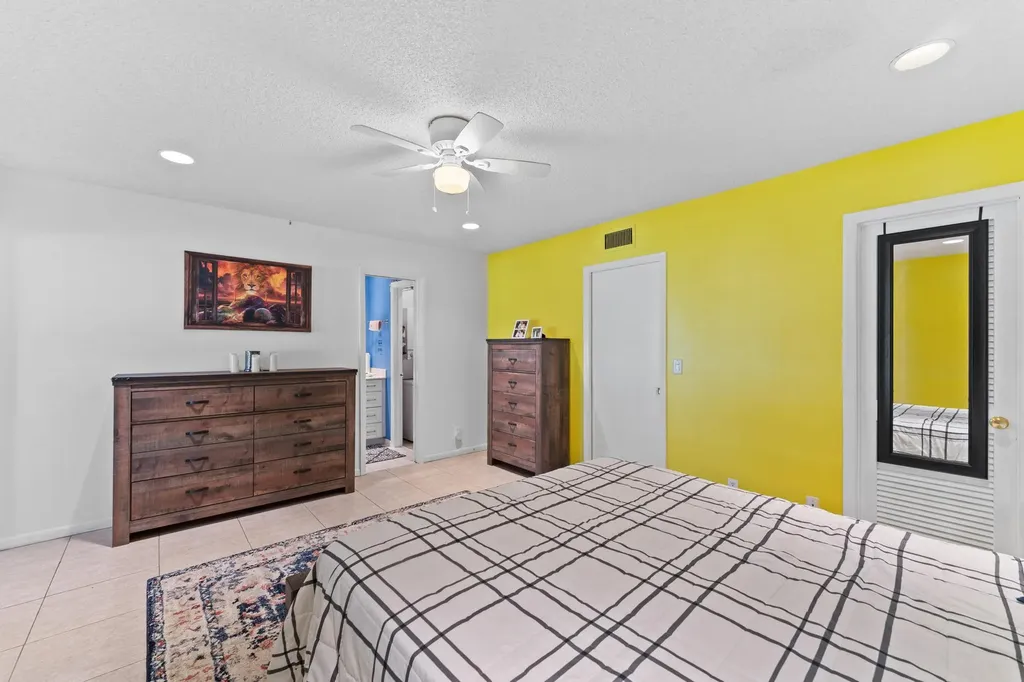 201 Country Lane Boynton Beach FL 33435