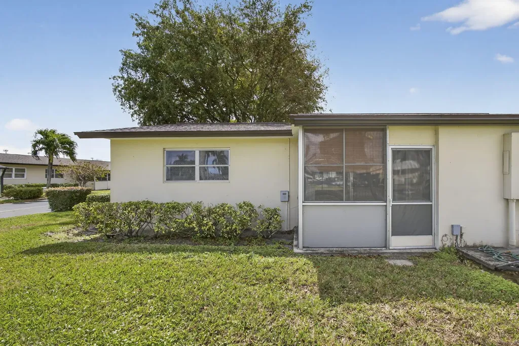 2960 Ashley Drive E West Palm Beach FL 33415