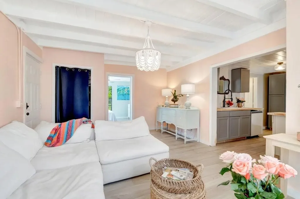 237 SW 3rd Avenue Delray Beach FL 33444