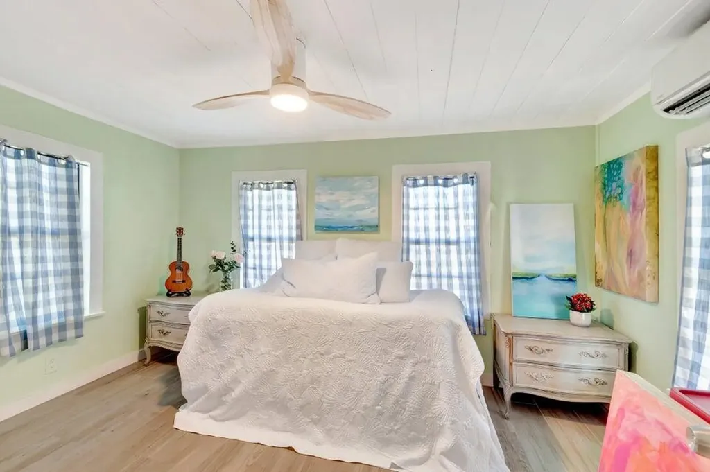 237 SW 3rd Avenue Delray Beach FL 33444