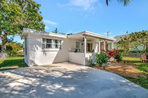 237 SW 3rd Avenue Delray Beach FL 33444