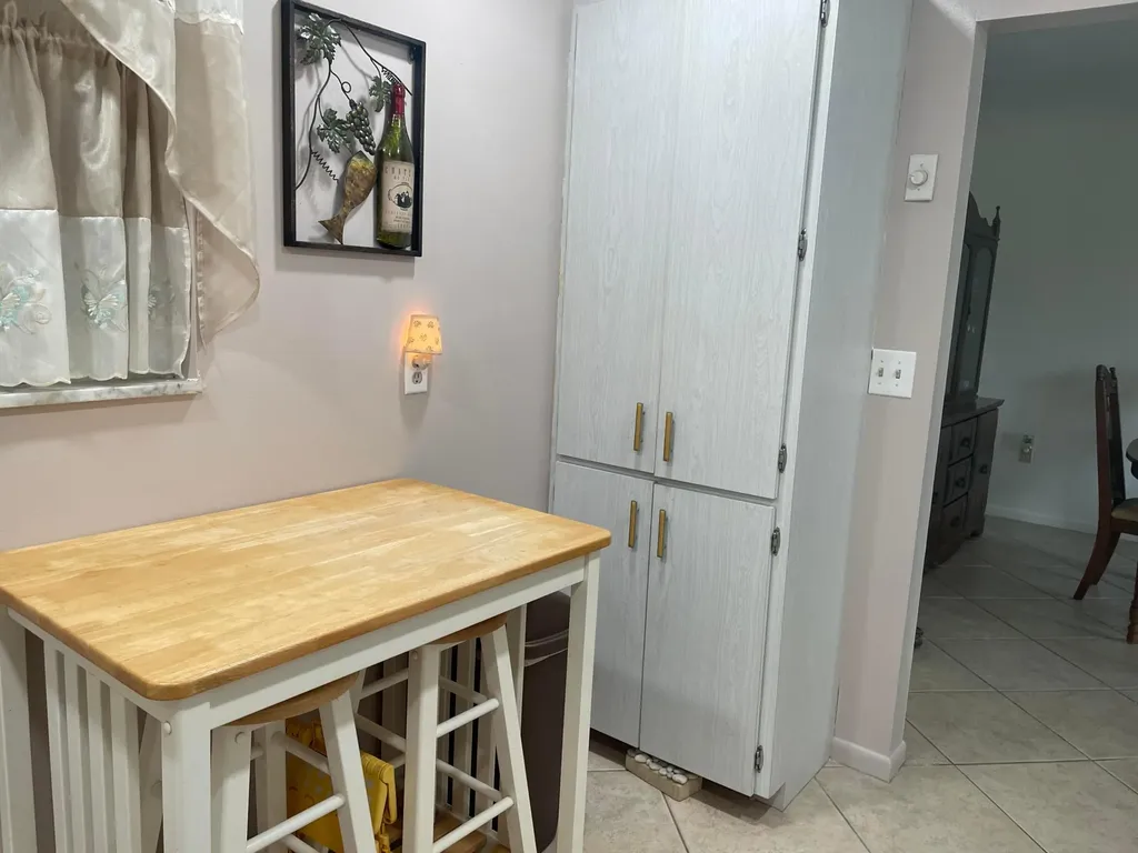 506 Davis Road Palm Springs FL 33461