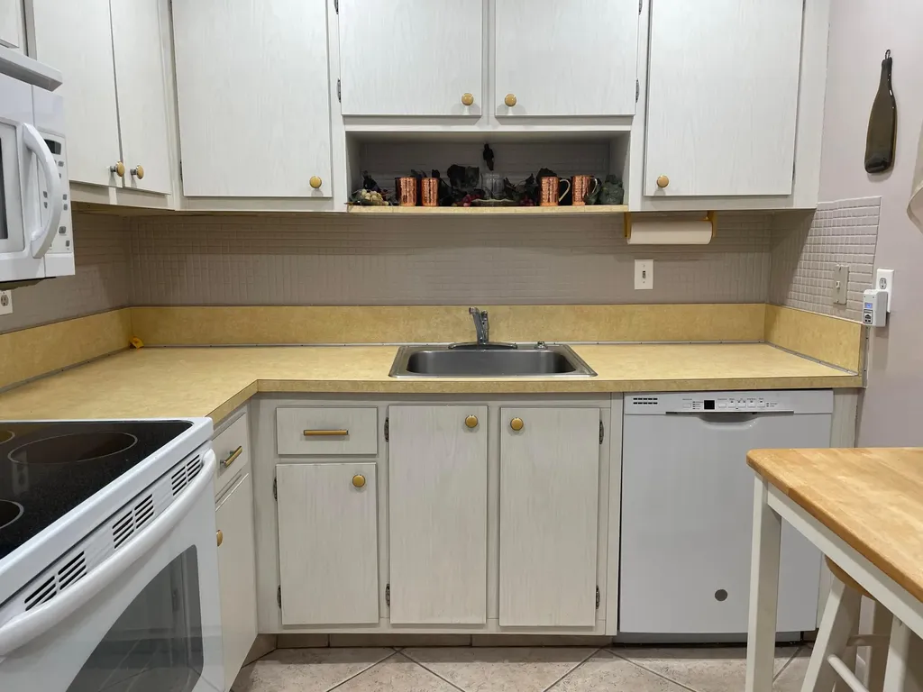 506 Davis Road Palm Springs FL 33461