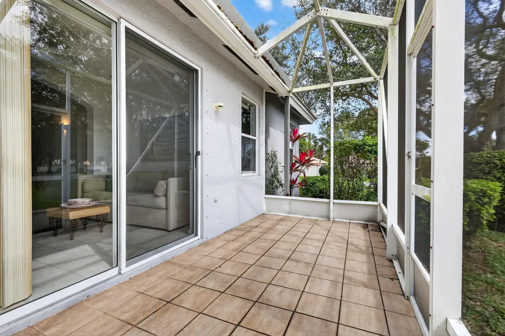 9848 Crescent View Drive S Boynton Beach FL 33437