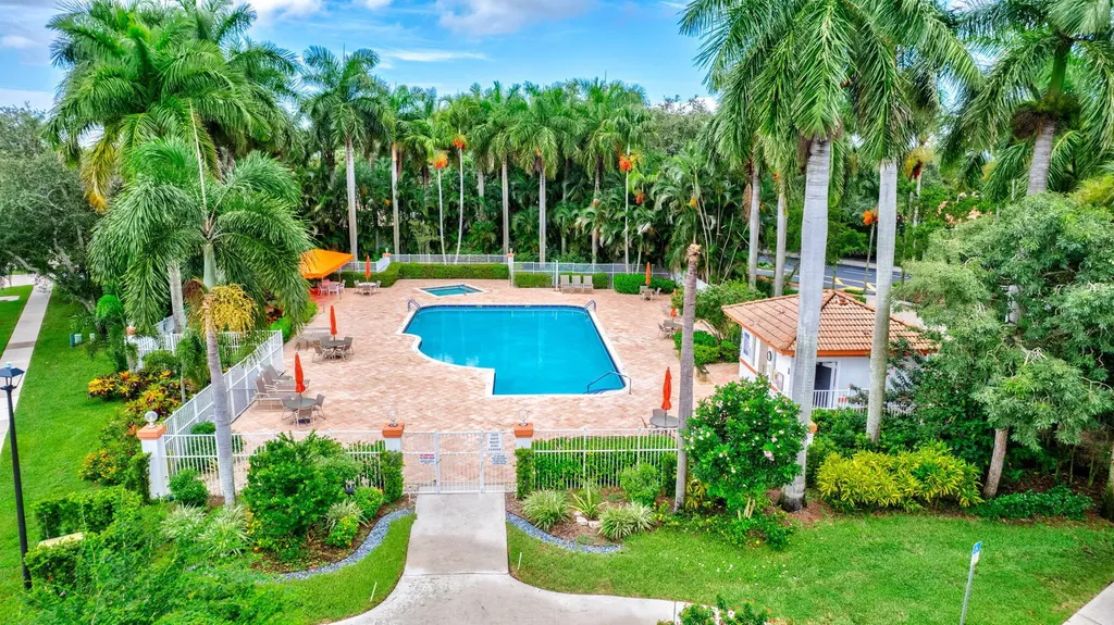 9848 Crescent View Drive S Boynton Beach FL 33437