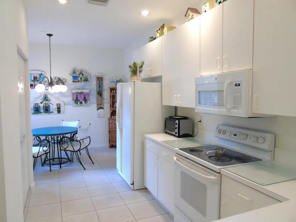 9848 Crescent View Drive S Boynton Beach FL 33437