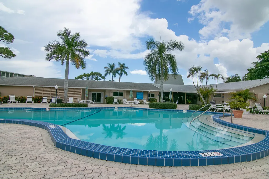 2562 N Garden Drive N Lake Worth FL 33461