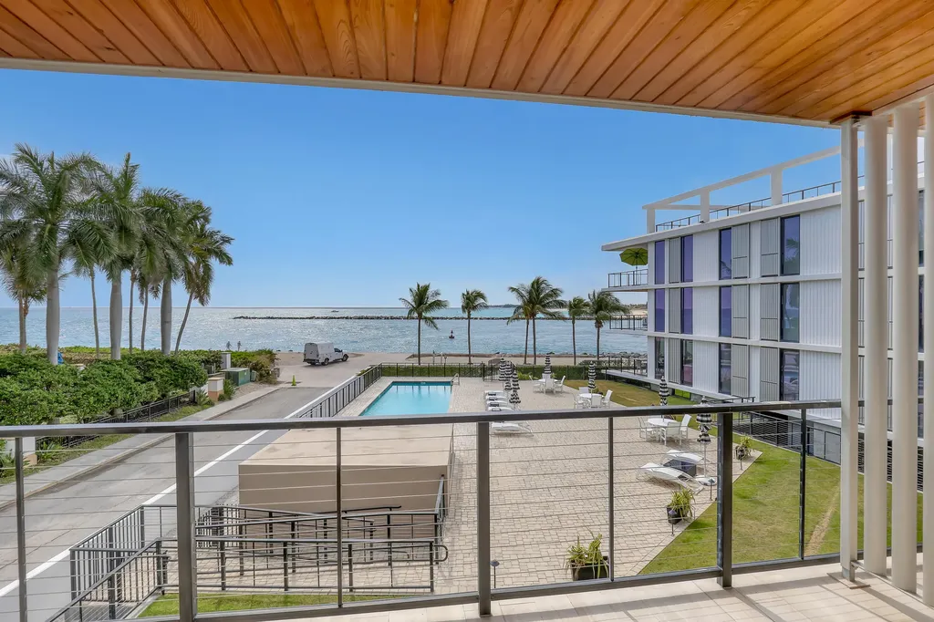 106 Inlet Way Palm Beach Shores FL 33404