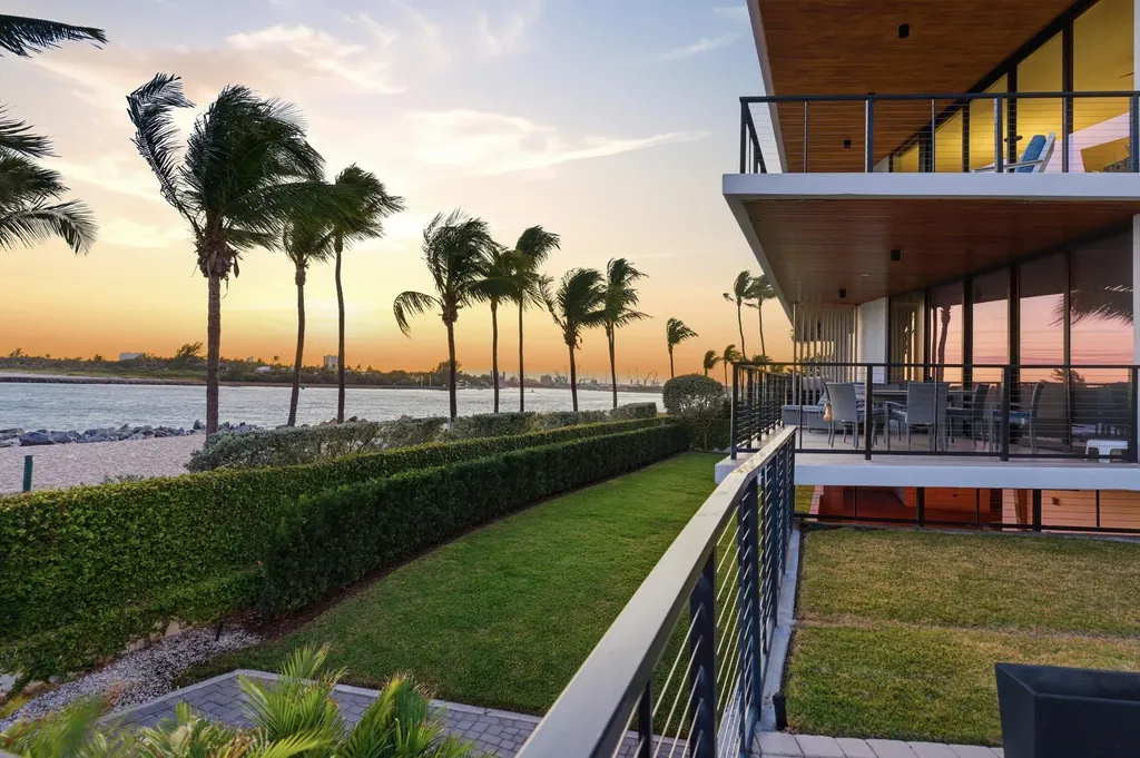 106 Inlet Way Palm Beach Shores FL 33404