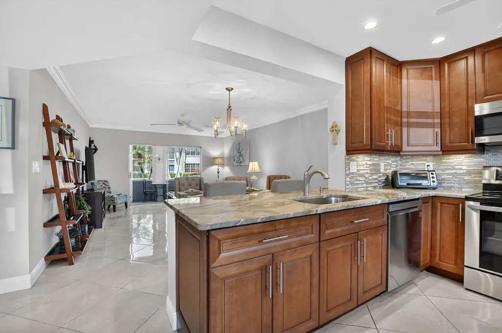 250 NE 20th Street Boca Raton FL 33431