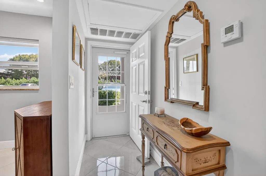 250 NE 20th Street Boca Raton FL 33431