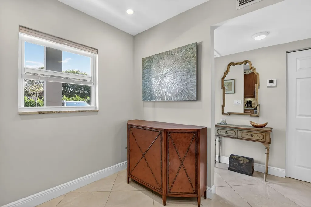 250 NE 20th Street Boca Raton FL 33431