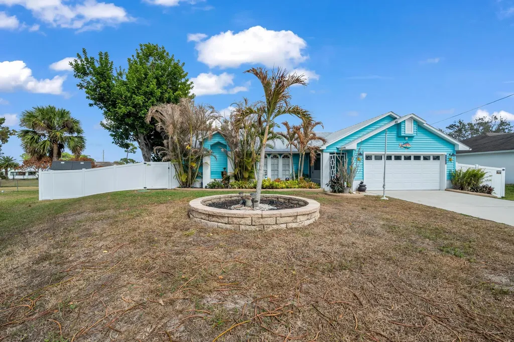 2201 SW Halissee Street Port St Lucie FL 34953