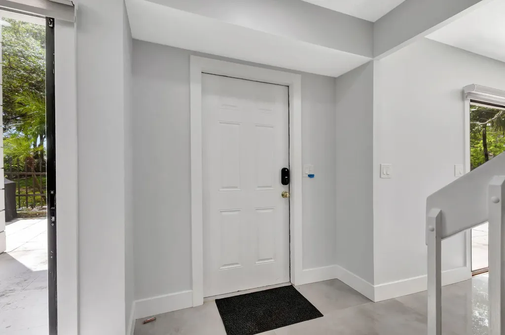 355 Prestwick Circle Palm Beach Gardens FL 33418
