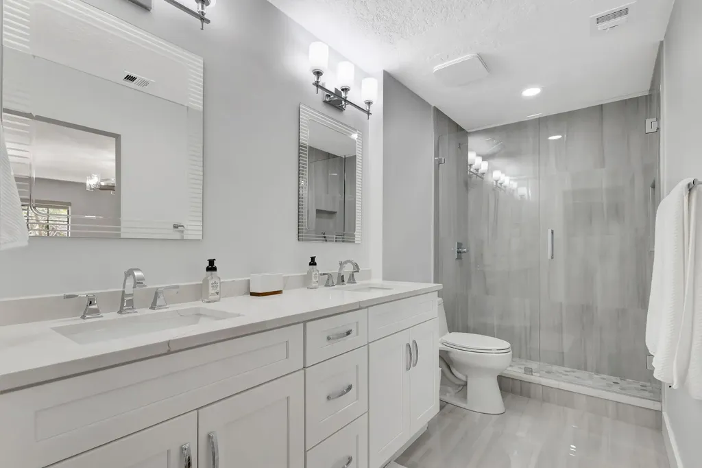 355 Prestwick Circle Palm Beach Gardens FL 33418