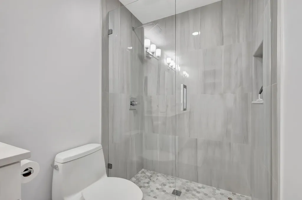 355 Prestwick Circle Palm Beach Gardens FL 33418
