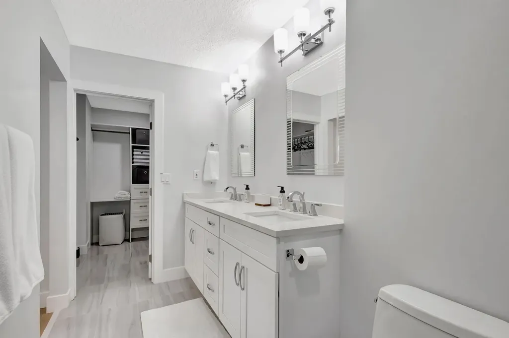 355 Prestwick Circle Palm Beach Gardens FL 33418