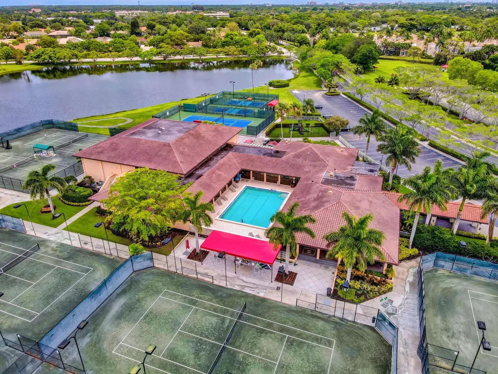 355 Prestwick Circle Palm Beach Gardens FL 33418