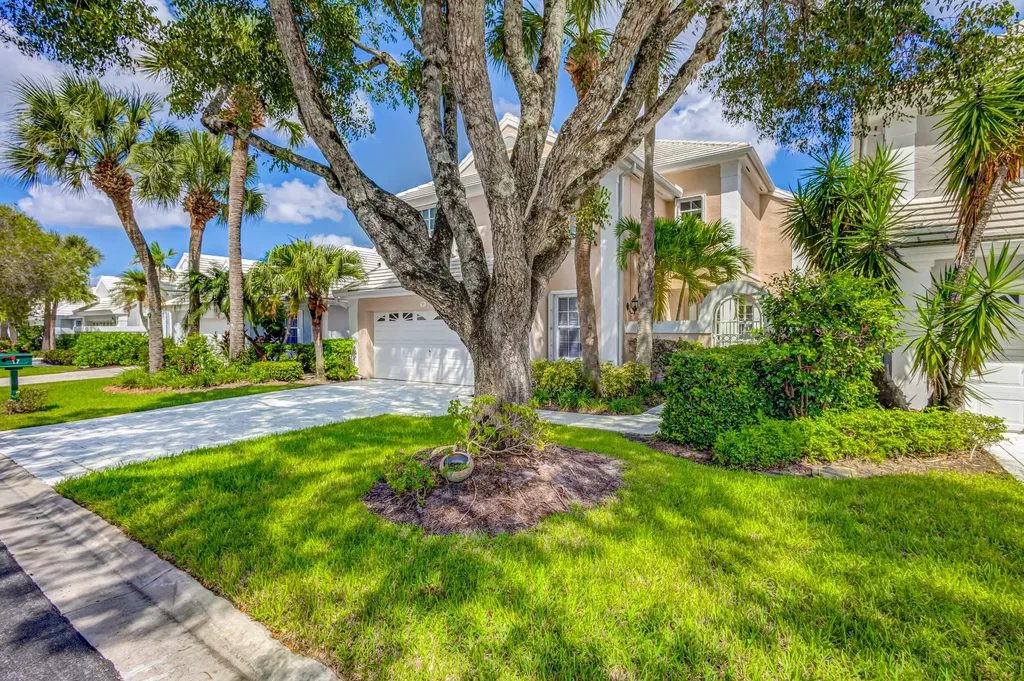 17 Selby Lane Palm Beach Gardens FL 33418