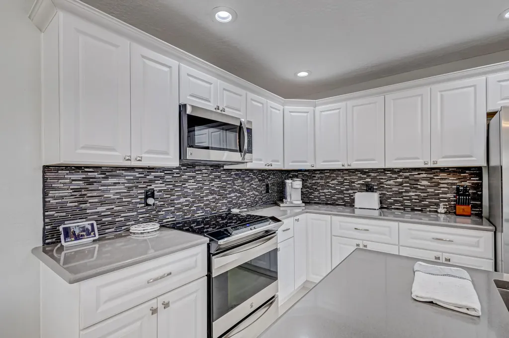 17 Selby Lane Palm Beach Gardens FL 33418