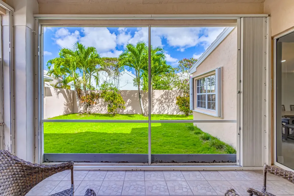 17 Selby Lane Palm Beach Gardens FL 33418