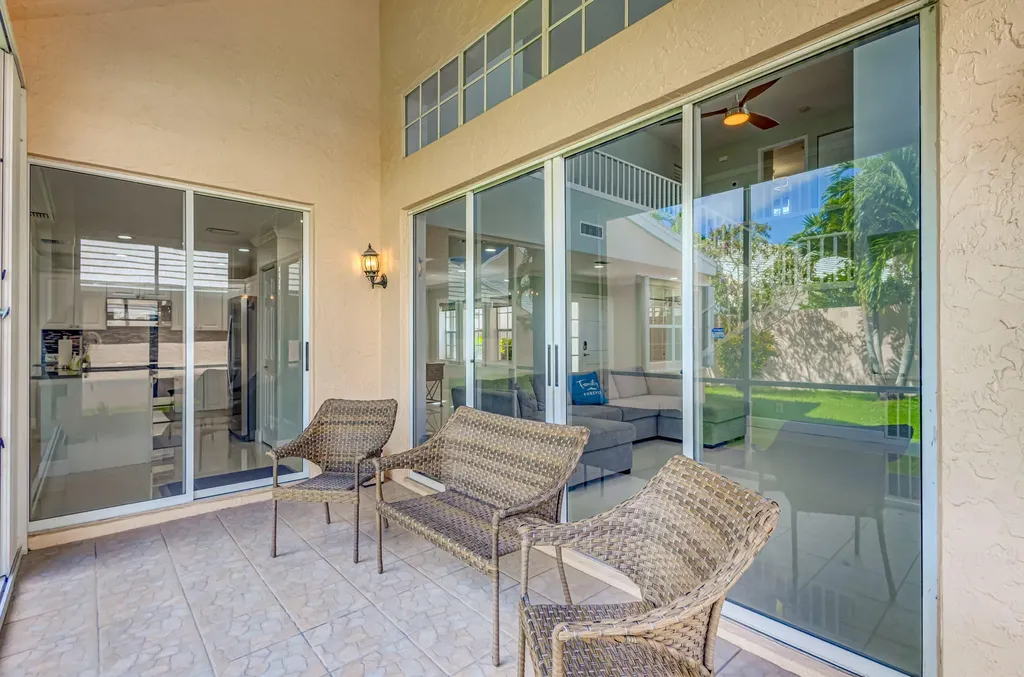 17 Selby Lane Palm Beach Gardens FL 33418