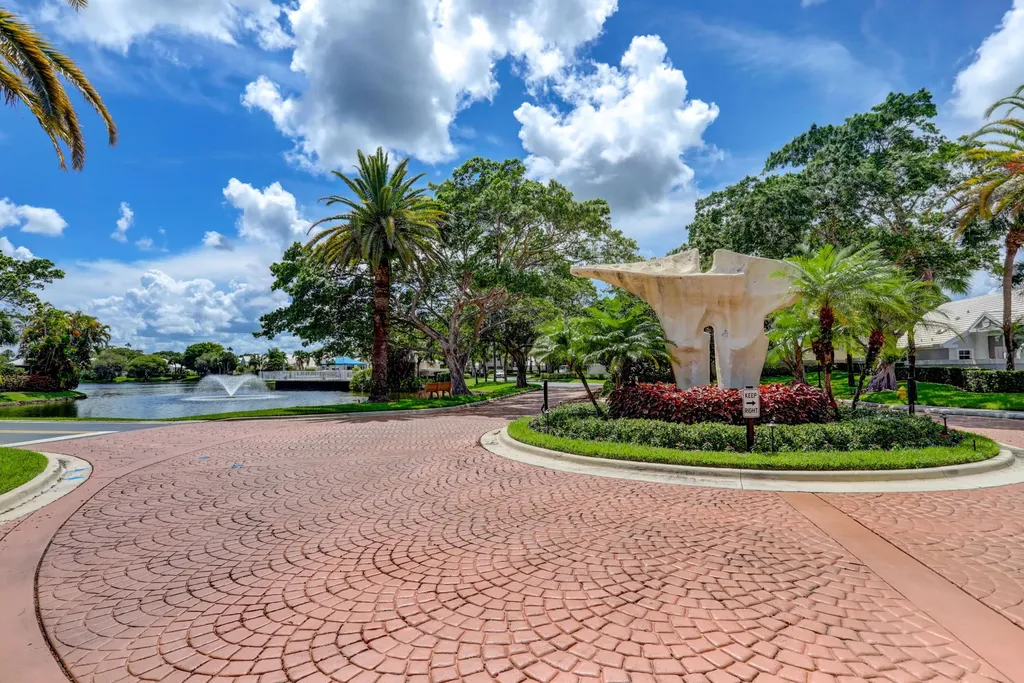 17 Selby Lane Palm Beach Gardens FL 33418