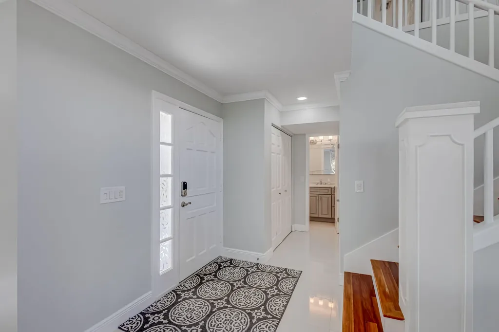 17 Selby Lane Palm Beach Gardens FL 33418