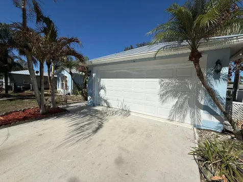125 SW Donna Terrace Port St Lucie FL 34984