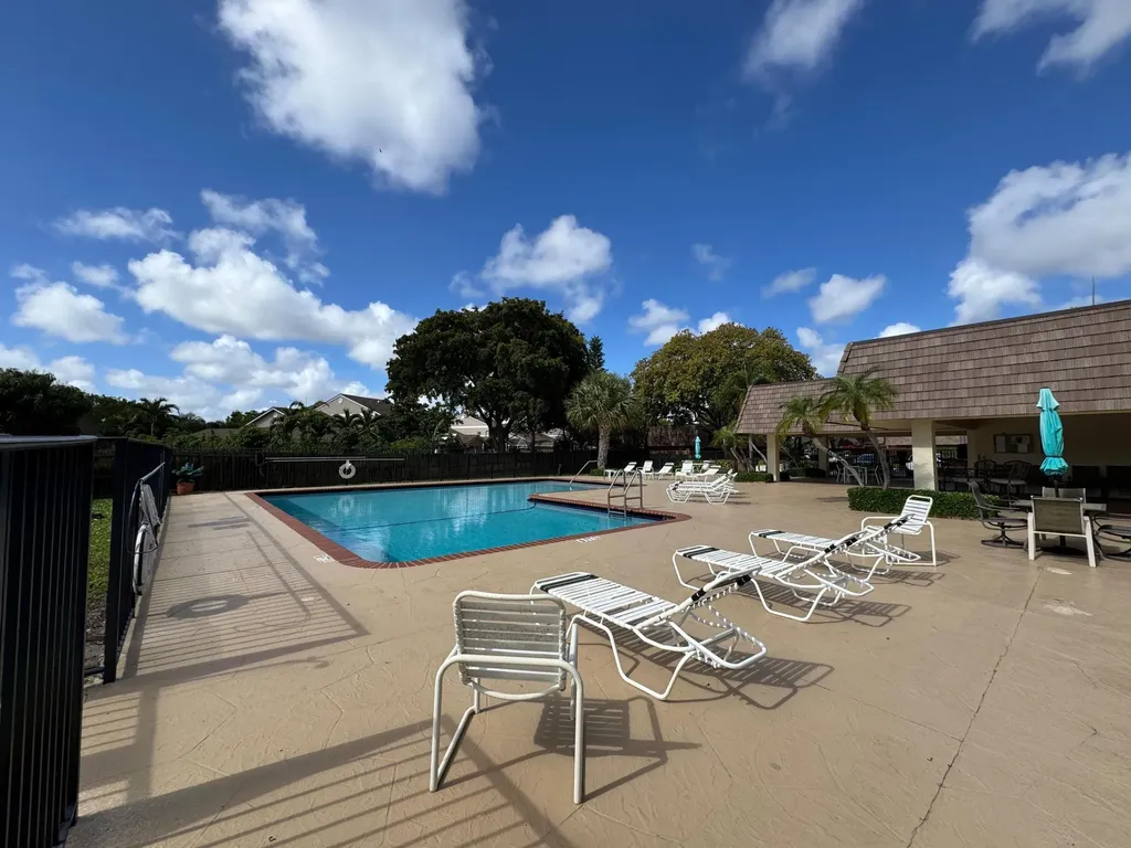 2780 SW 15th Street Deerfield Beach FL 33442