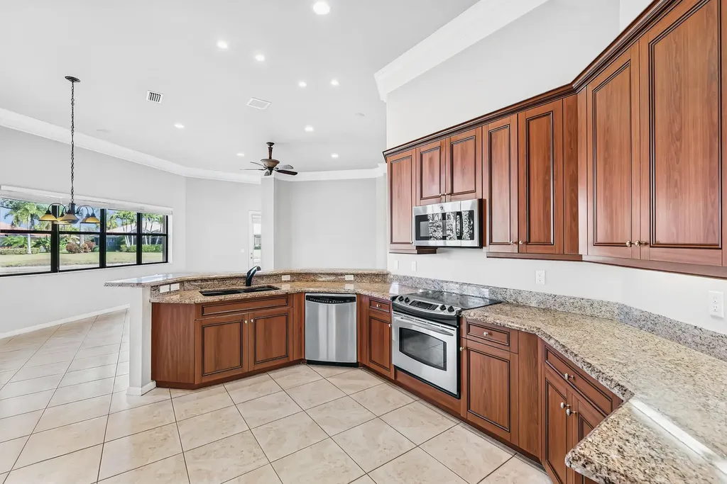 6880 Antinori Lane Boynton Beach FL 33437
