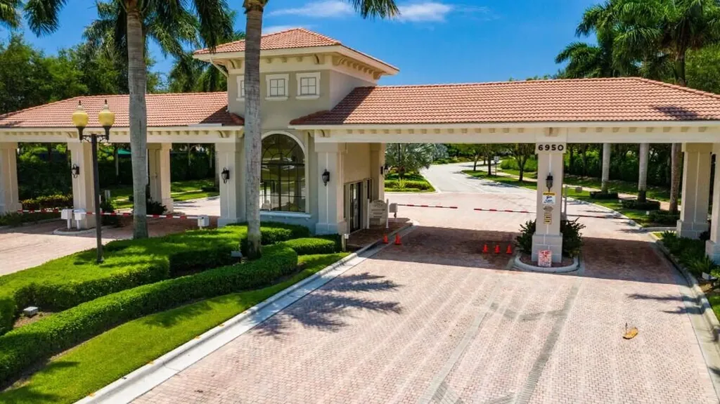 6880 Antinori Lane Boynton Beach FL 33437