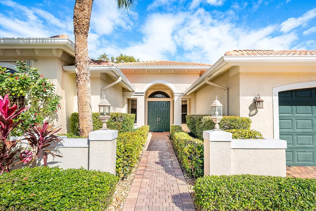 6880 Antinori Lane Boynton Beach FL 33437
