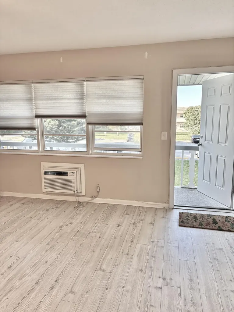 39 Waltham B West Palm Beach FL 33417