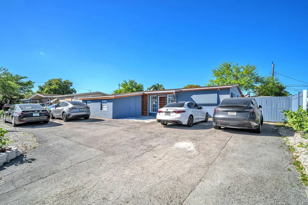 7151 Taft Street Hollywood FL 33024