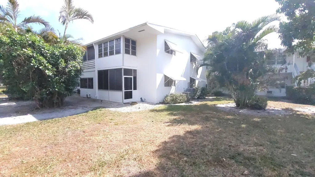 21 Norwich A West Palm Beach FL 33417
